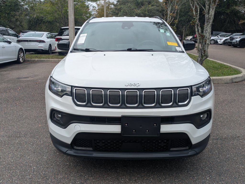 Used 2022 Jeep Compass Latitude FWD image 9