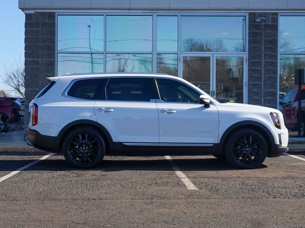 Used 2022 Kia Telluride SX w/ SX Prestige Package image 2