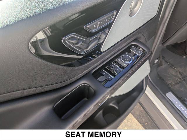 Used 2023 Lincoln Aviator Reserve w/ Equipment Group 201A AWD/4WD image 11