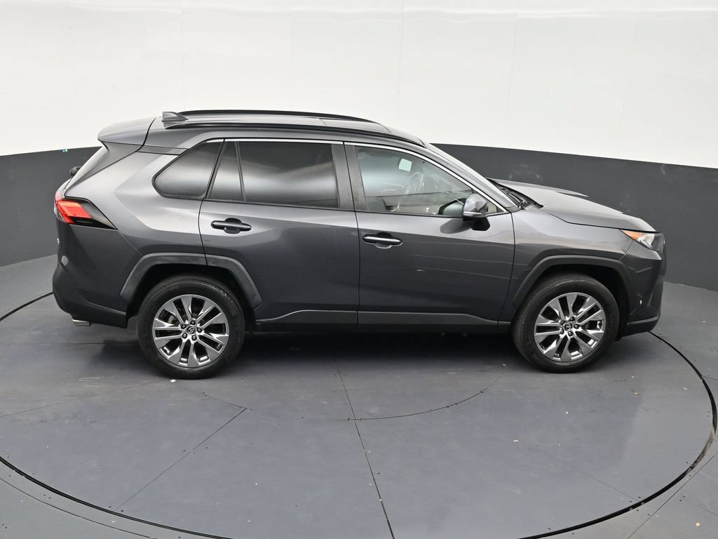 Used 2021 Toyota RAV4 XLE Premium FWD image 17