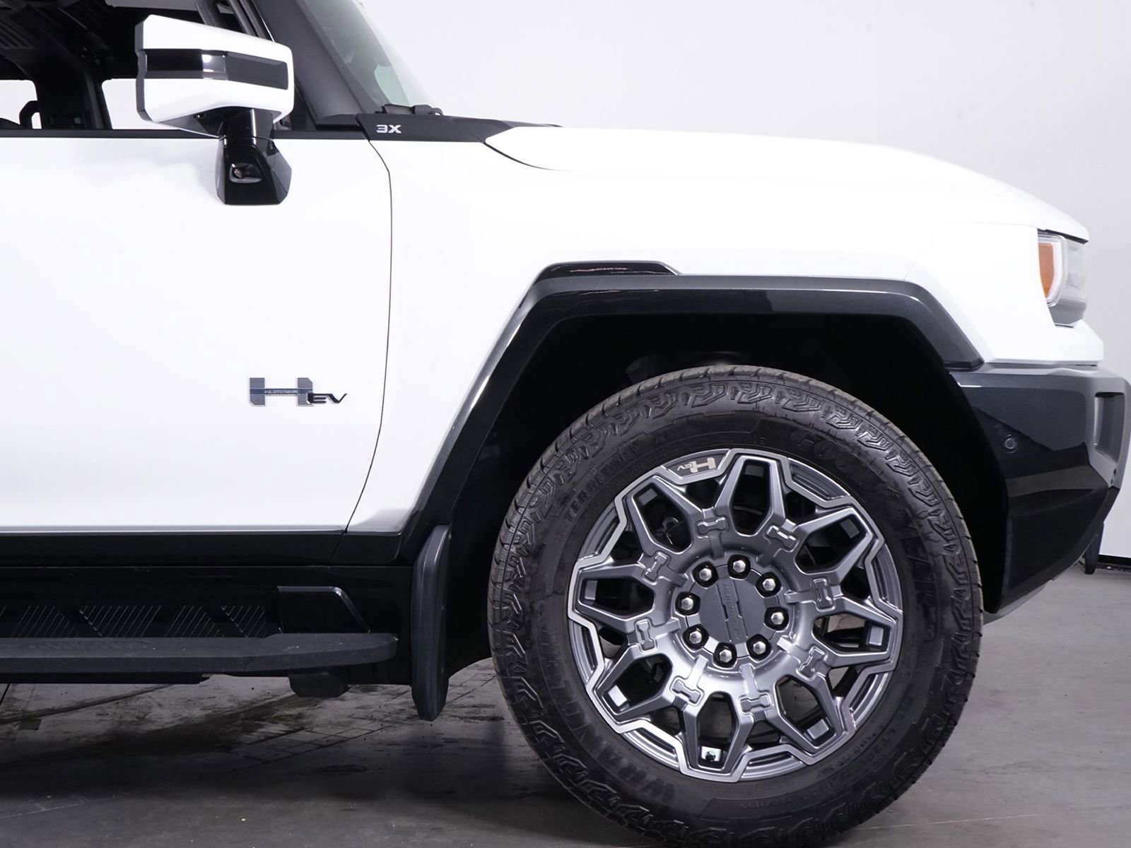 Used 2025 GMC Hummer EV 3X image 16