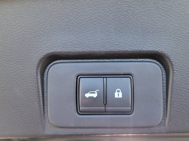 Used 2024 Nissan Rogue SV image 5