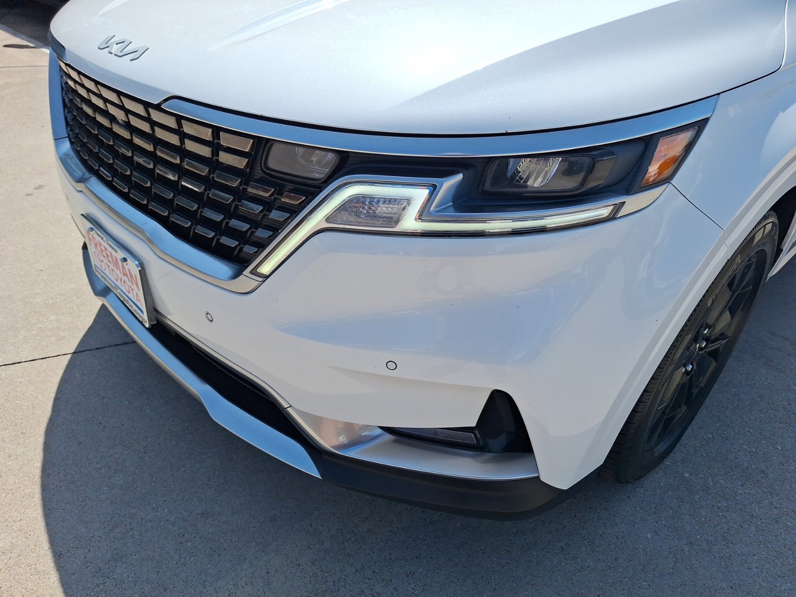 Used 2022 Kia Carnival SX FWD image 10
