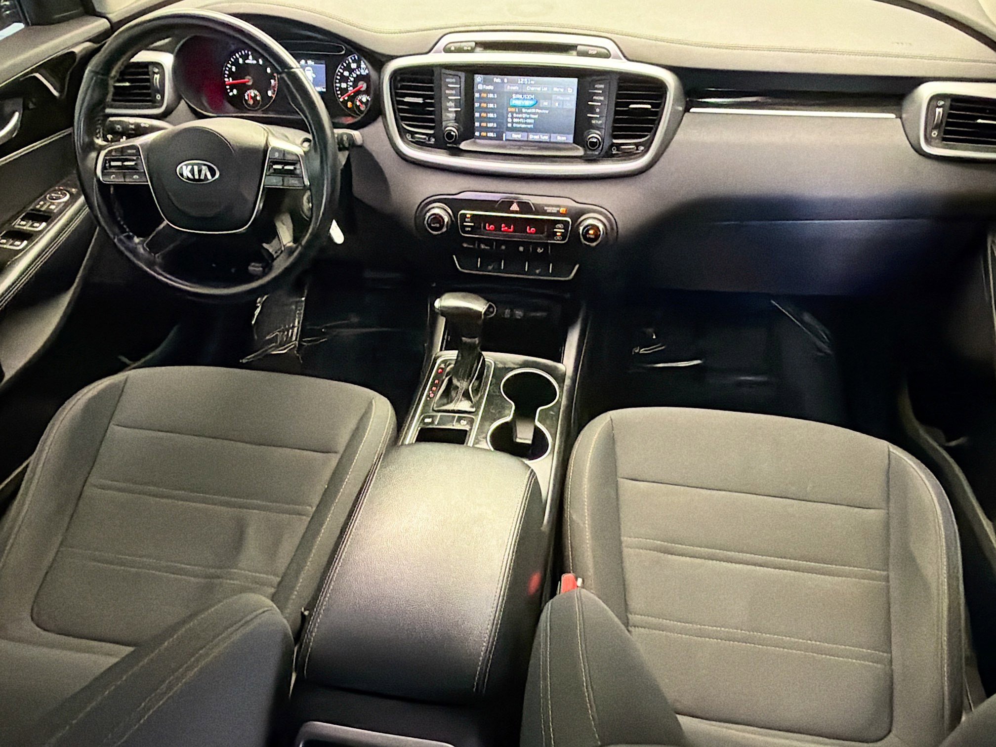 Used 2019 Kia Sorento LX w/ LX Convenience Package image 12