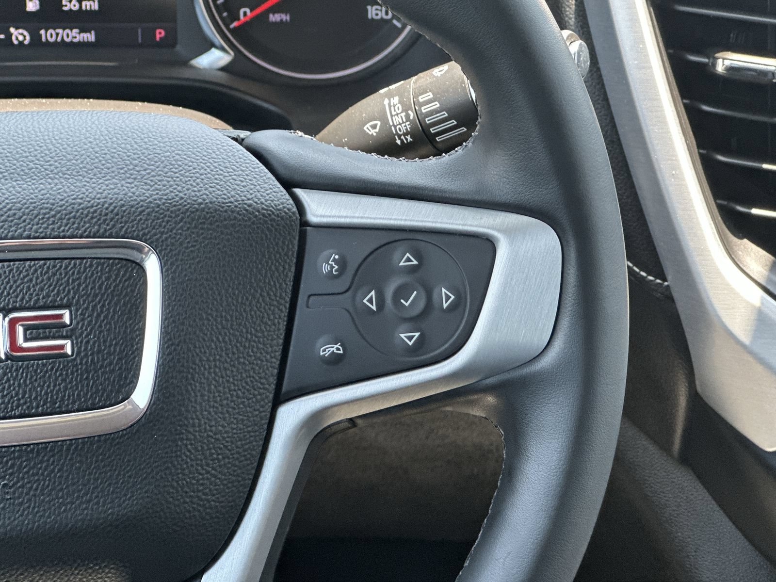 Used 2023 GMC Acadia SLT w/ LPO, Floor Liner Package FWD image 21