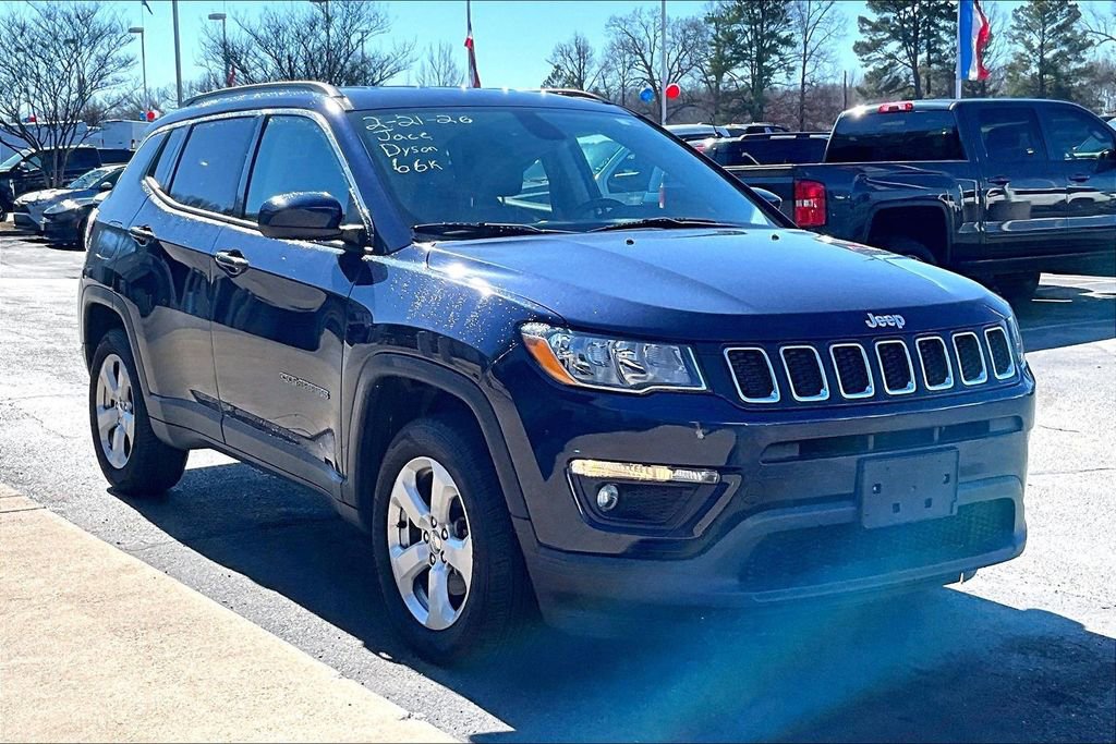 Used 2018 Jeep Compass Latitude w/ Cold Weather Group image 1