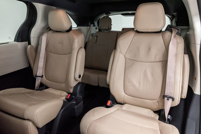 Used 2021 Toyota Sienna Limited FWD image 26