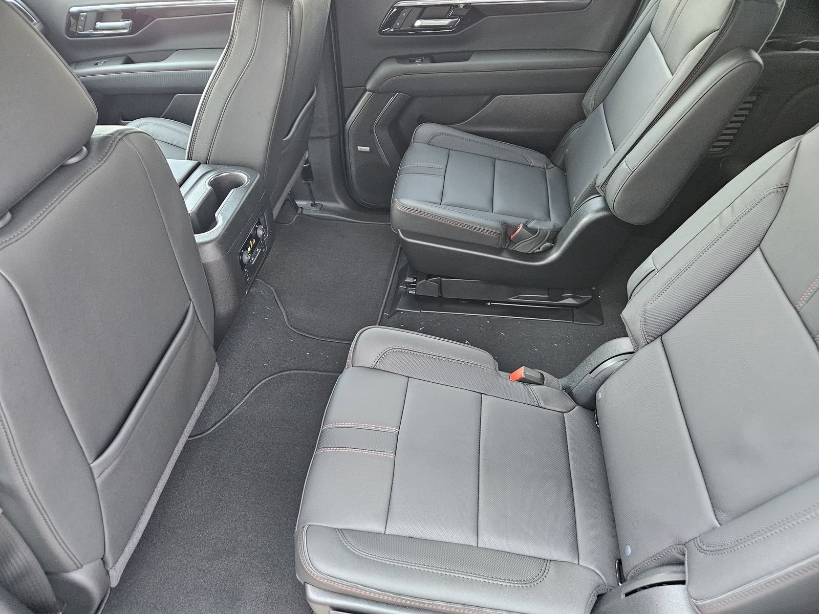 New 2026 Chevrolet Suburban RST AWD/4WD image 29