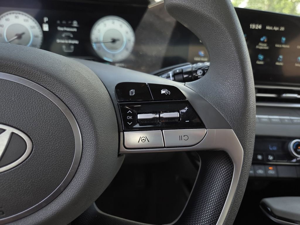 Used 2024 Hyundai Elantra SEL FWD image 22
