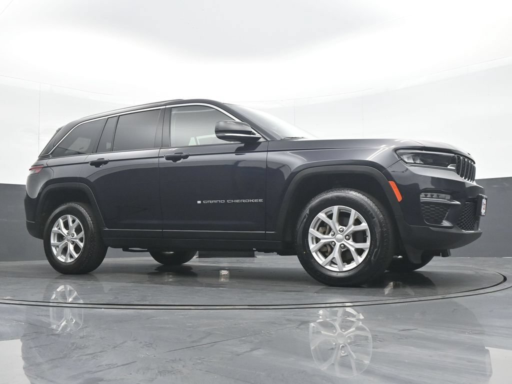 Used 2023 Jeep Grand Cherokee Limited AWD/4WD image 32
