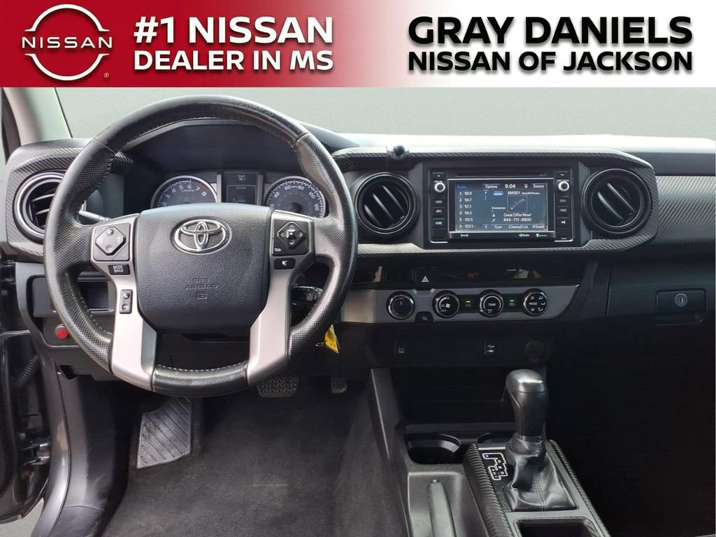 Used 2016 Toyota Tacoma SR5 w/ SR5 Appearance Package (SN) AWD/4WD image 9