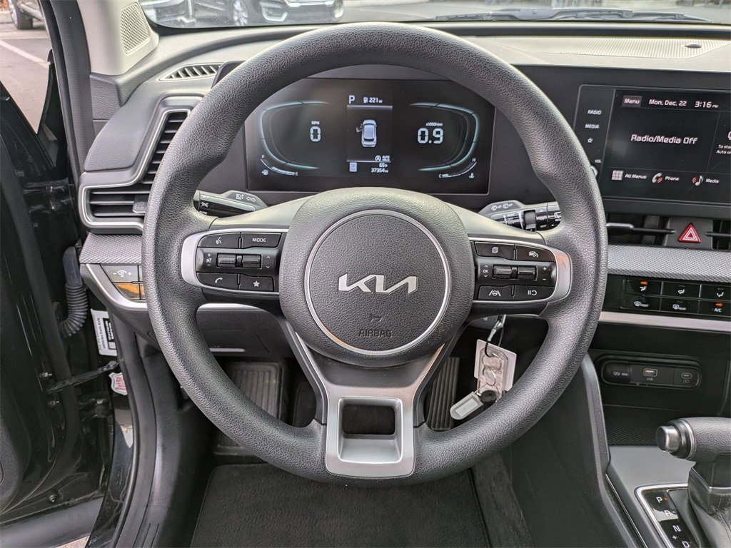 Used 2024 Kia Sportage LX image 18