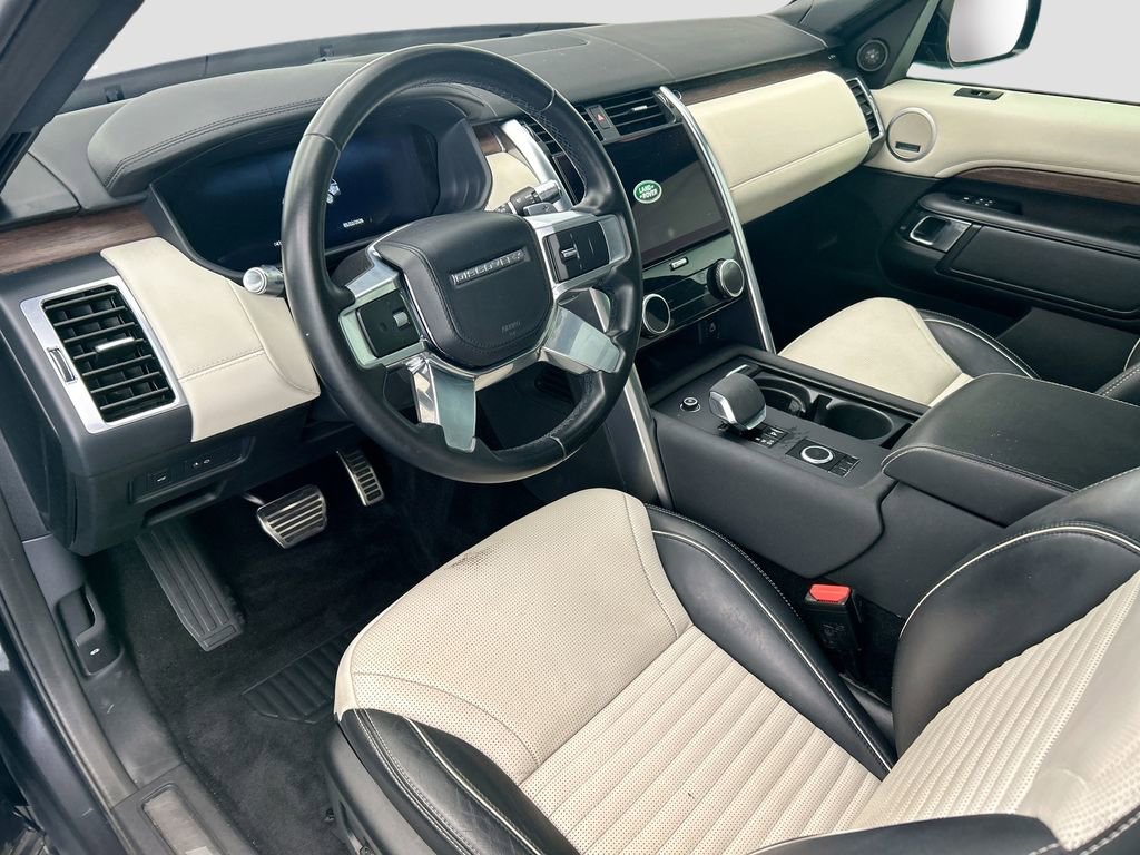 Certified 2022 Land Rover Discovery HSE R-Dynamic AWD/4WD image 9