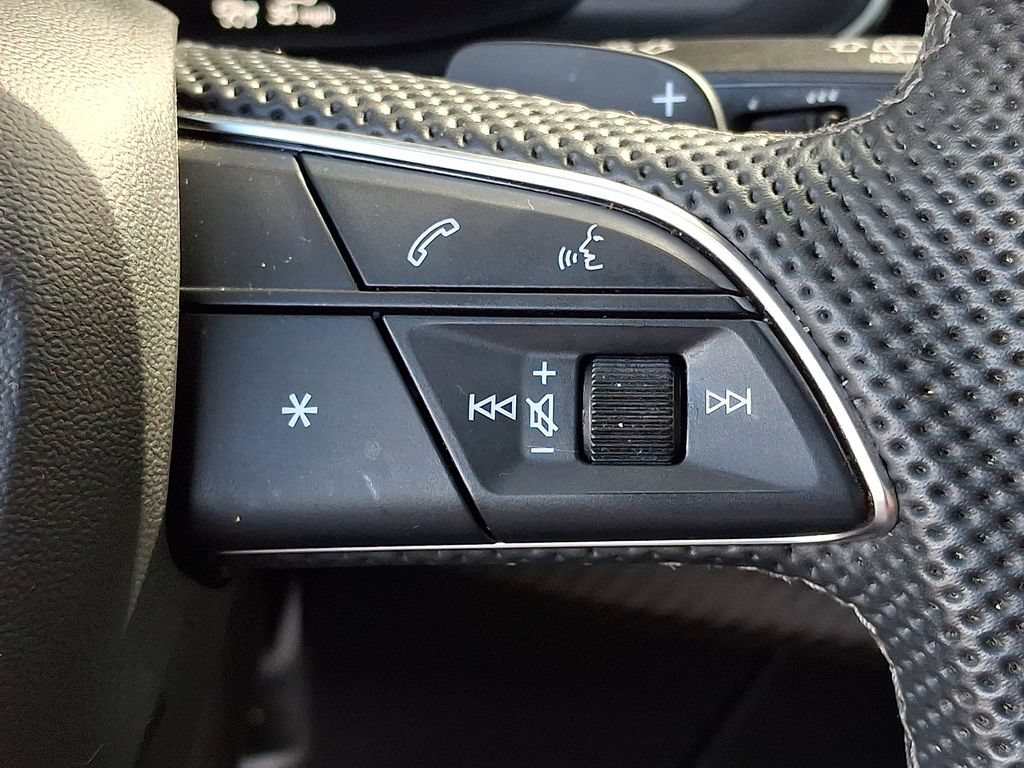 Used 2025 Audi SQ8 Premium Plus AWD/4WD image 24