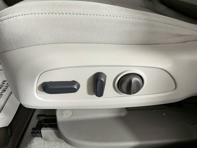 Certified 2023 GMC Acadia SLE w/ Driver Convenience Package image 17