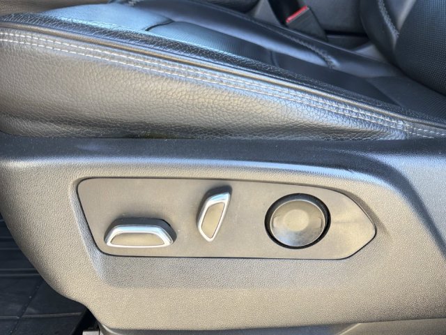 Used 2022 GMC Yukon XL Denali RWD image 22