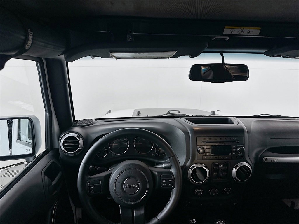 Used 2015 Jeep Wrangler Unlimited Sahara image 18