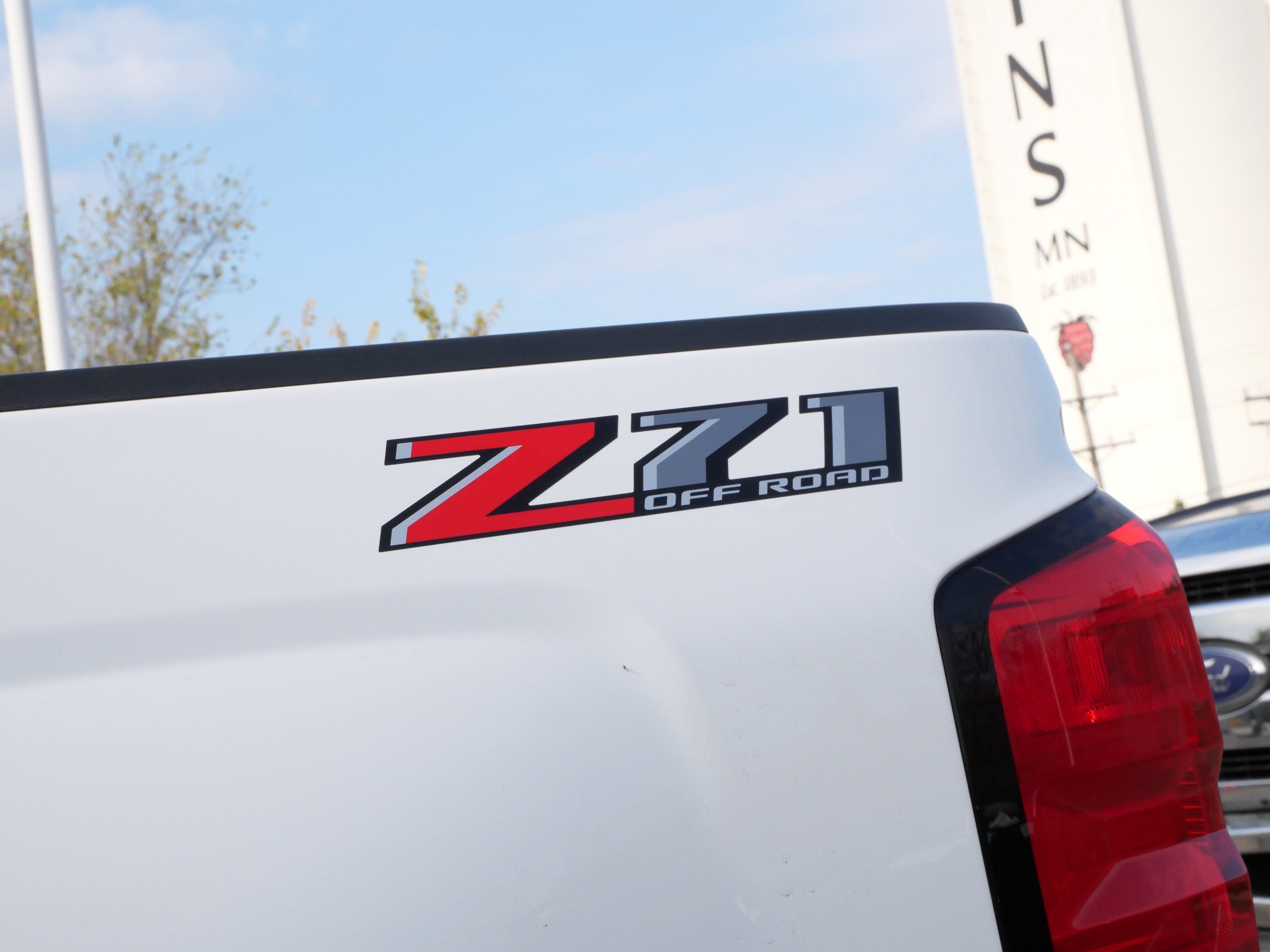 Used 2018 Chevrolet Silverado 1500 LT w/ All Star Edition AWD/4WD image 18