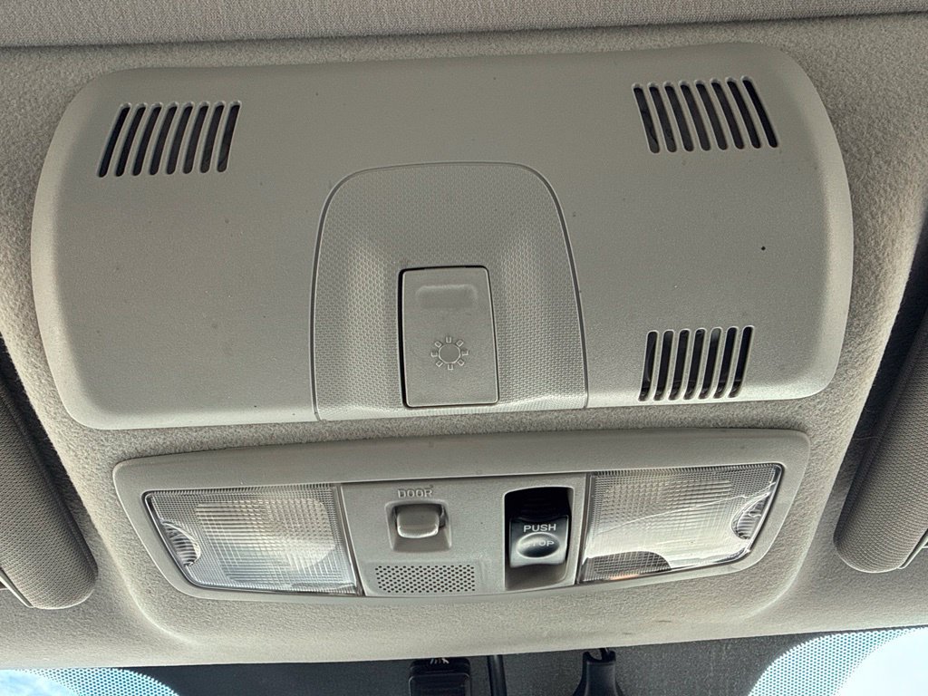 Used 2014 Mitsubishi Outlander Sport SE FWD image 16
