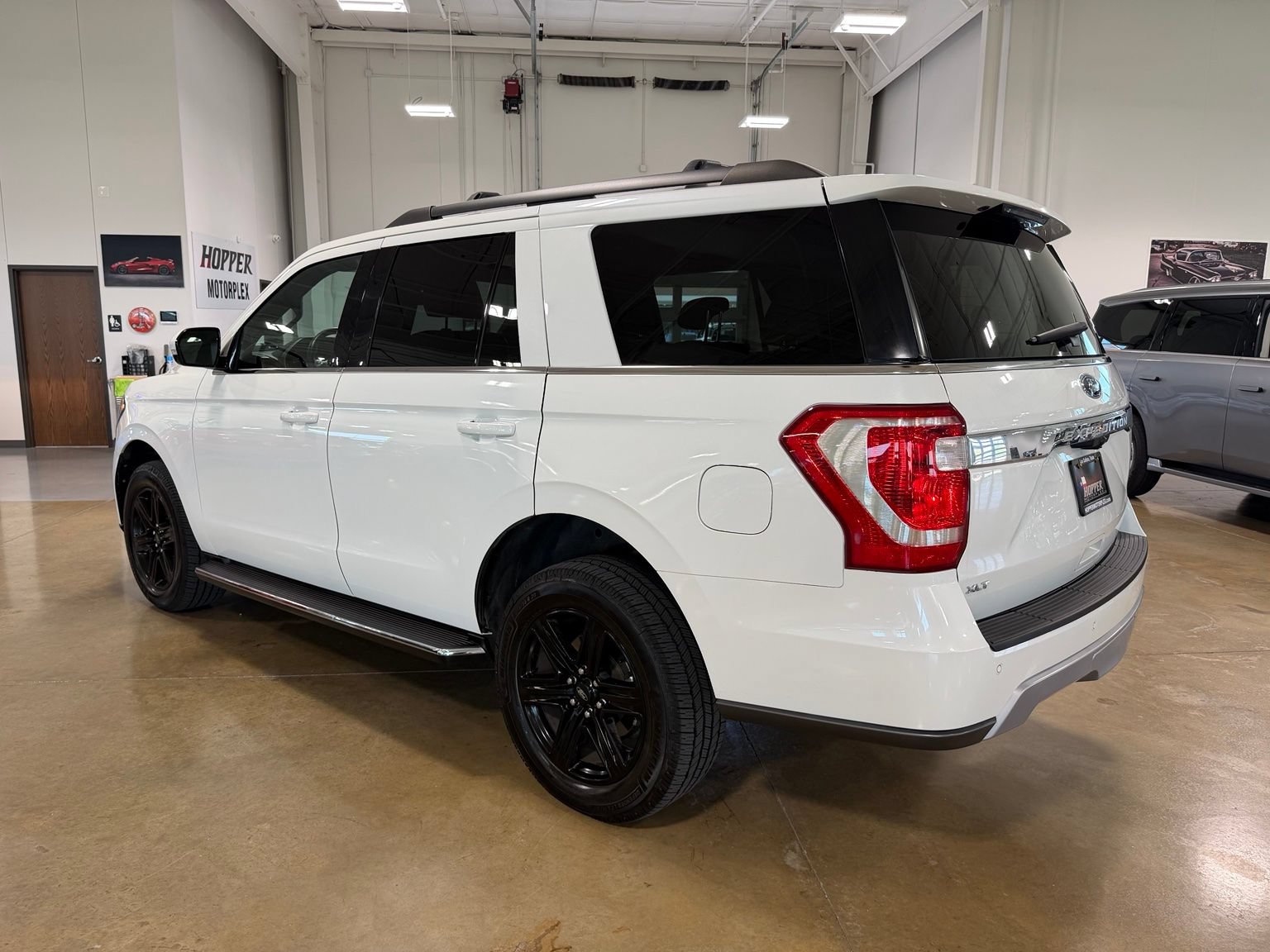 Used 2021 Ford Expedition XLT AWD/4WD image 5