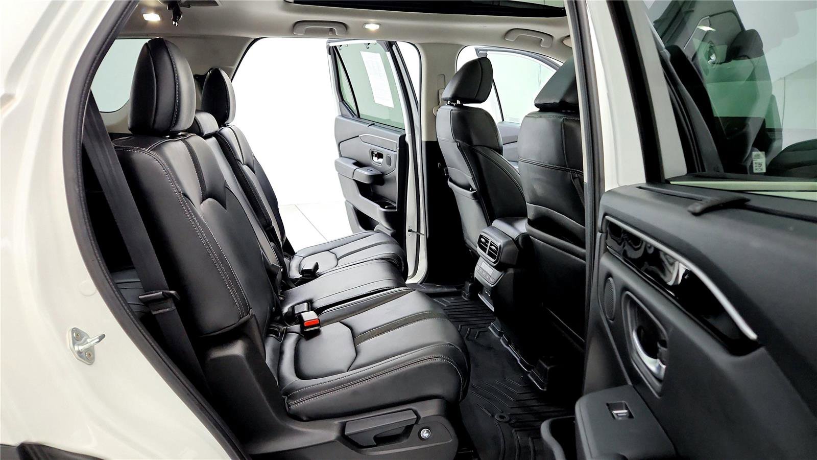 Used 2023 Honda Pilot Touring image 18