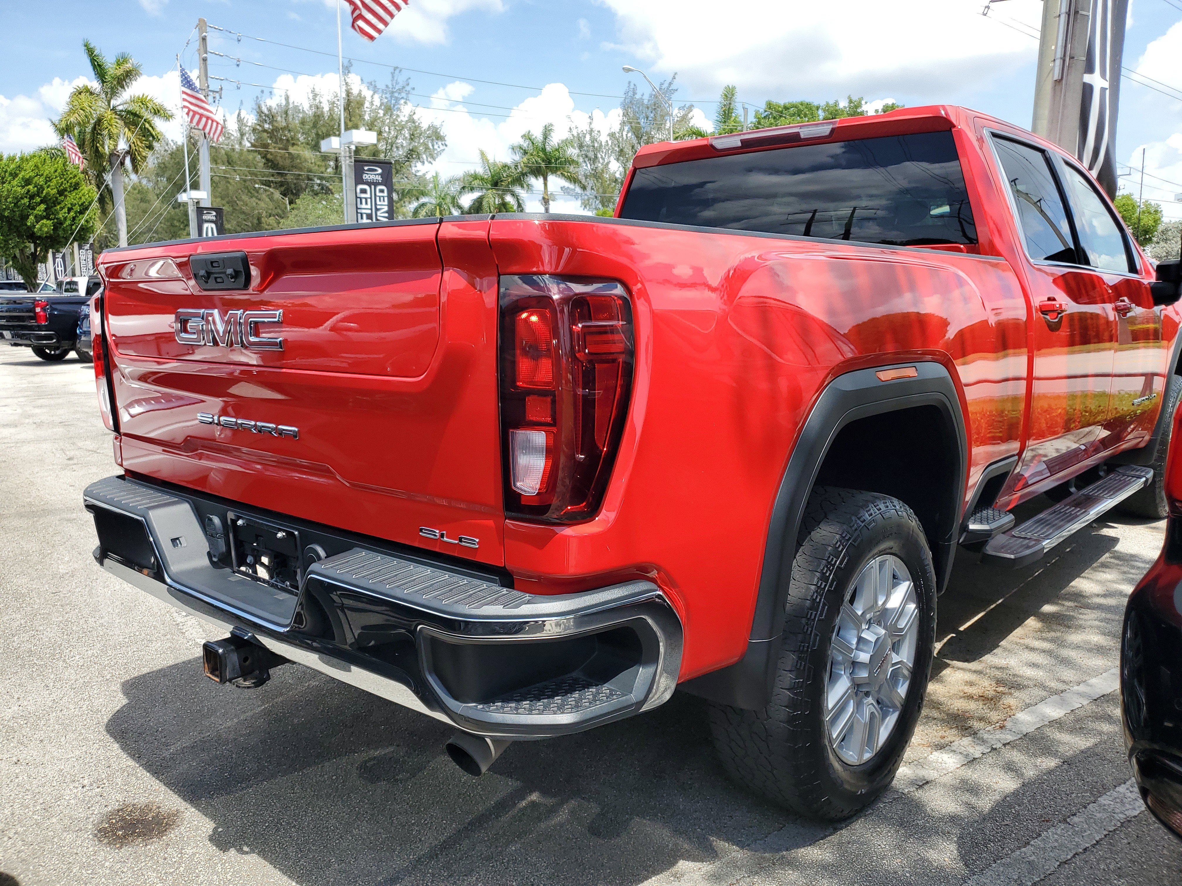 Used 2022 GMC Sierra 2500 SLE w/ SLE Convenience Package image 4