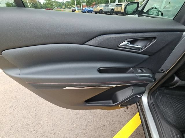 Used 2024 Chevrolet Traverse RS FWD image 40