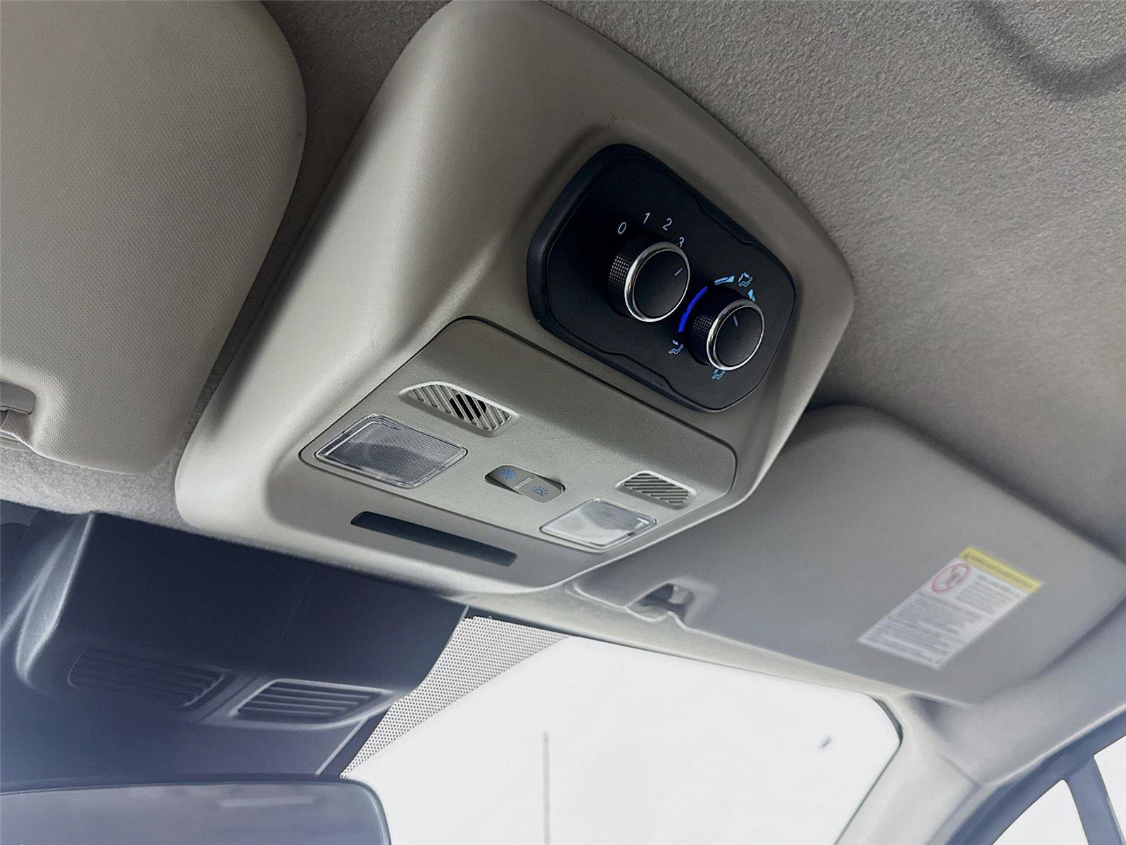 Used 2024 Ford Transit 350 XLT image 12