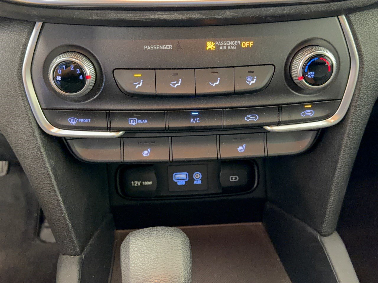 Used 2019 Hyundai Santa Fe SEL FWD image 22