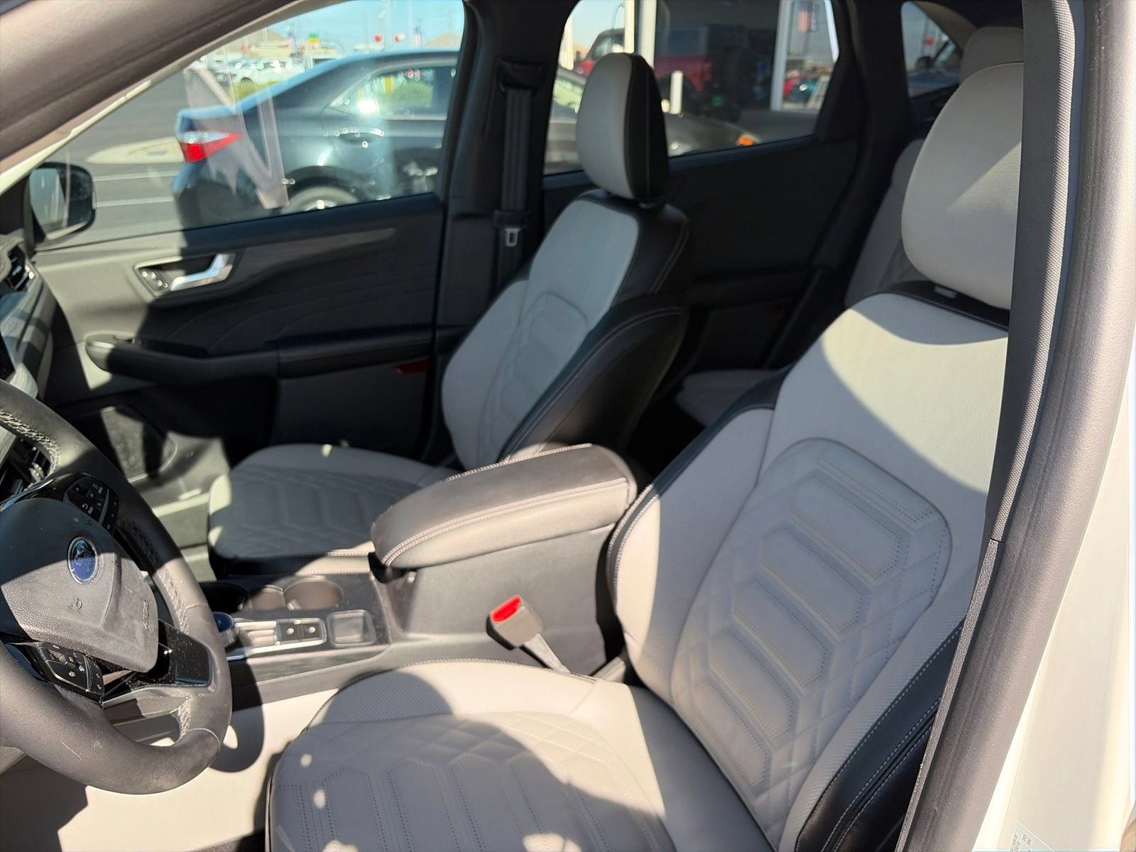 Used 2023 Ford Escape Platinum w/ Premium Technology Package AWD/4WD image 12