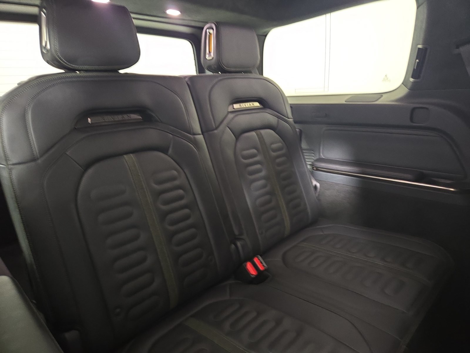 Used 2022 Rivian R1S Launch Edition Quad AWD/4WD image 25