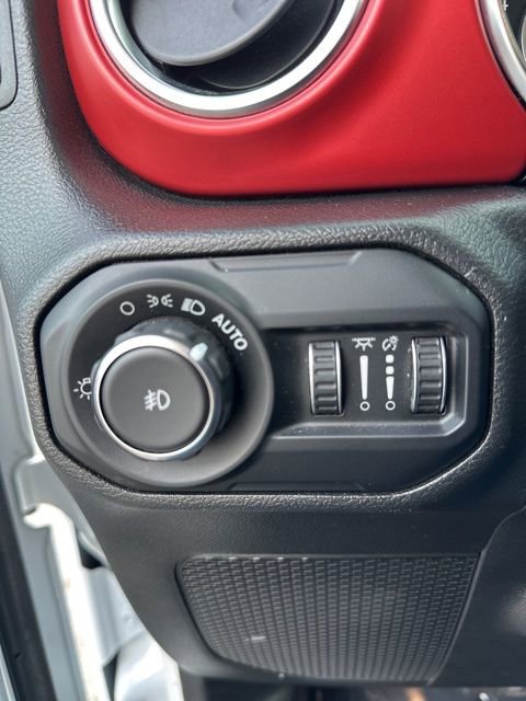 Used 2022 Jeep Wrangler Unlimited Rubicon w/ Cold Weather Group image 34