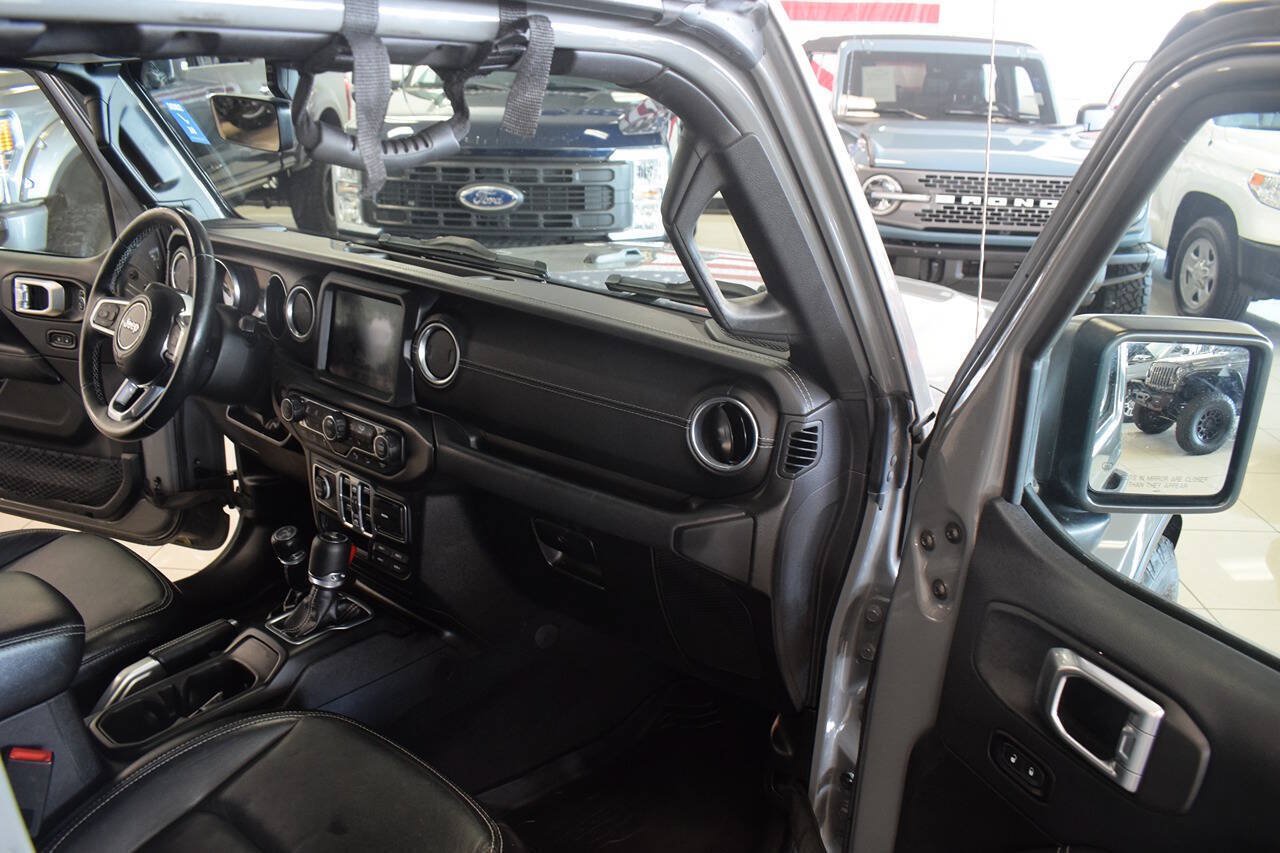 Used 2018 Jeep Wrangler Unlimited Sahara AWD/4WD image 19