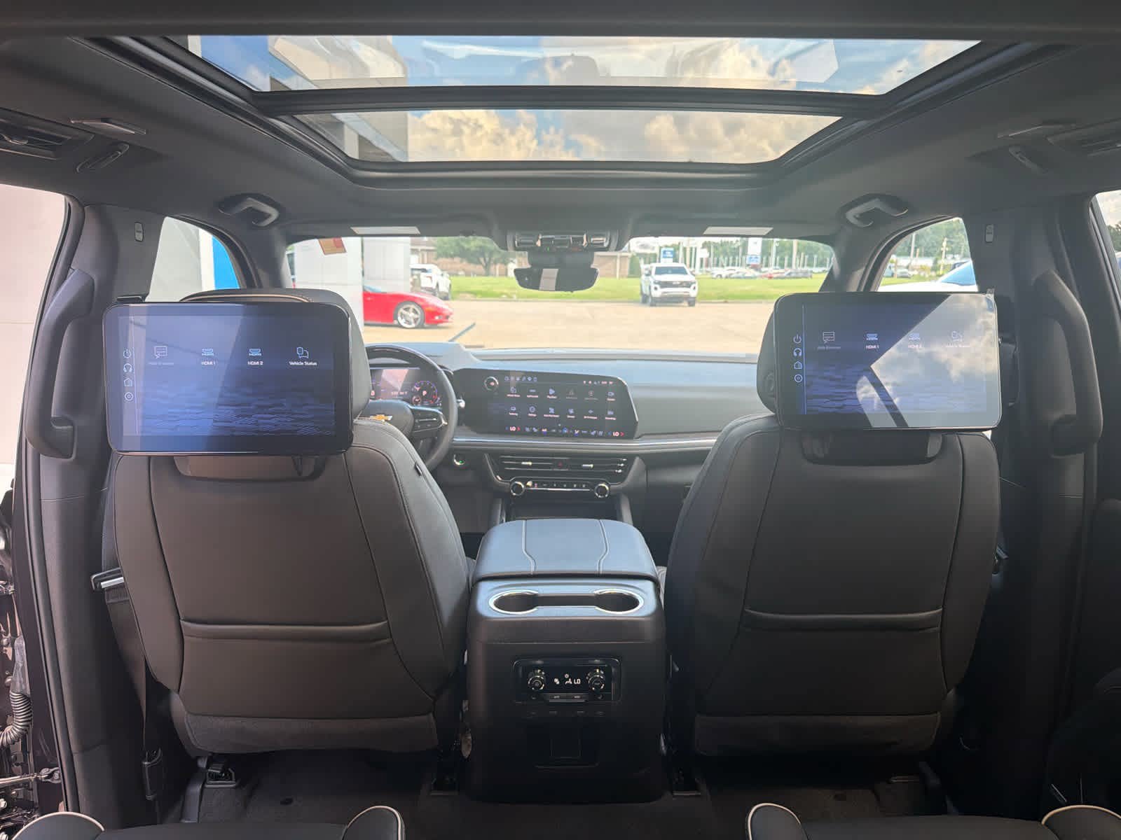 New 2026 Chevrolet Suburban Premier AWD/4WD image 25