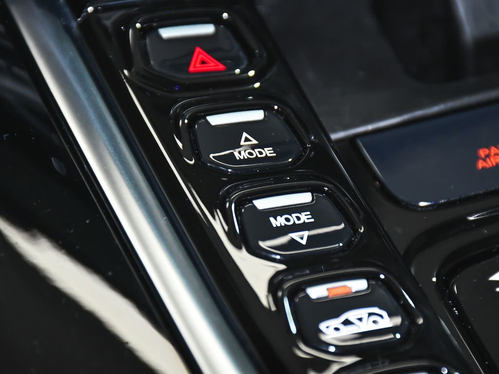 Used 2021 Aston Martin DBX image 33