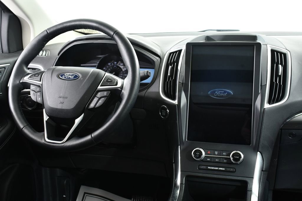 Used 2024 Ford Edge Titanium w/ Equipment Group 301A image 8