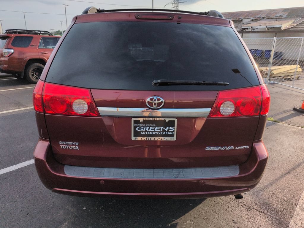 Used 2009 Toyota Sienna XLE FWD image 5