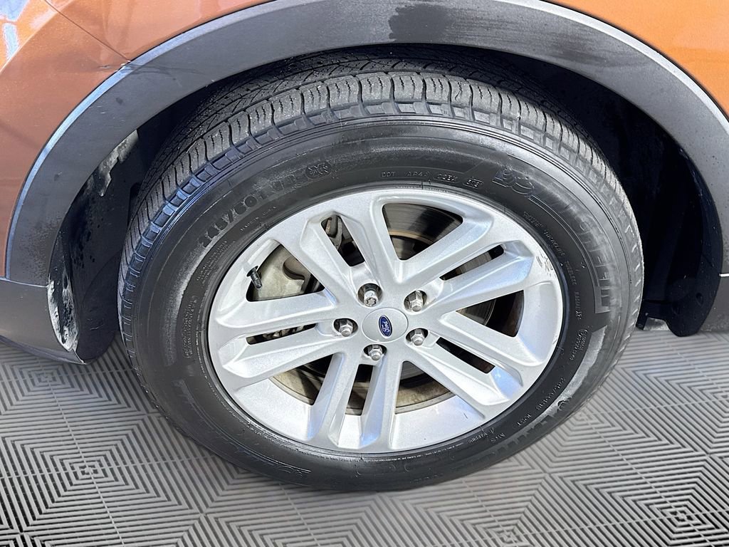 Used 2017 Ford Explorer XLT w/ Equipment Group 202A image 32