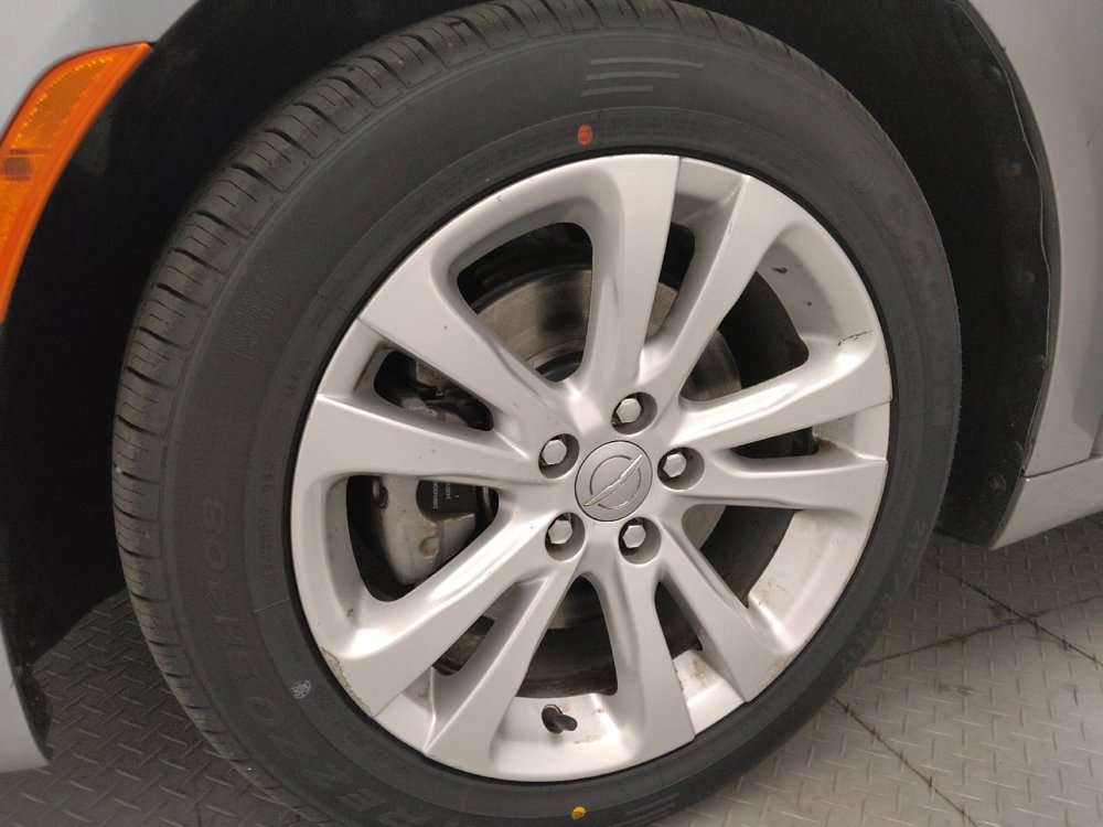 Used 2015 Chrysler 200 Limited FWD image 31