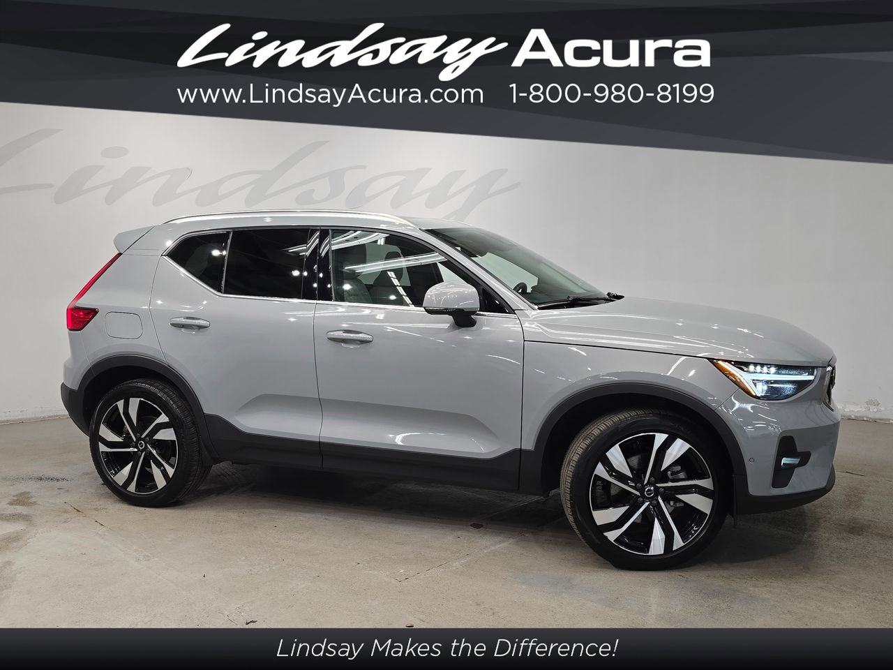 Used 2024 Volvo XC40 B5 Ultimate image 3