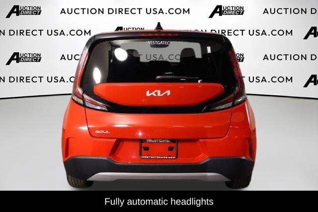 Used 2024 Kia Soul LX w/ Option Group 015 FWD image 3