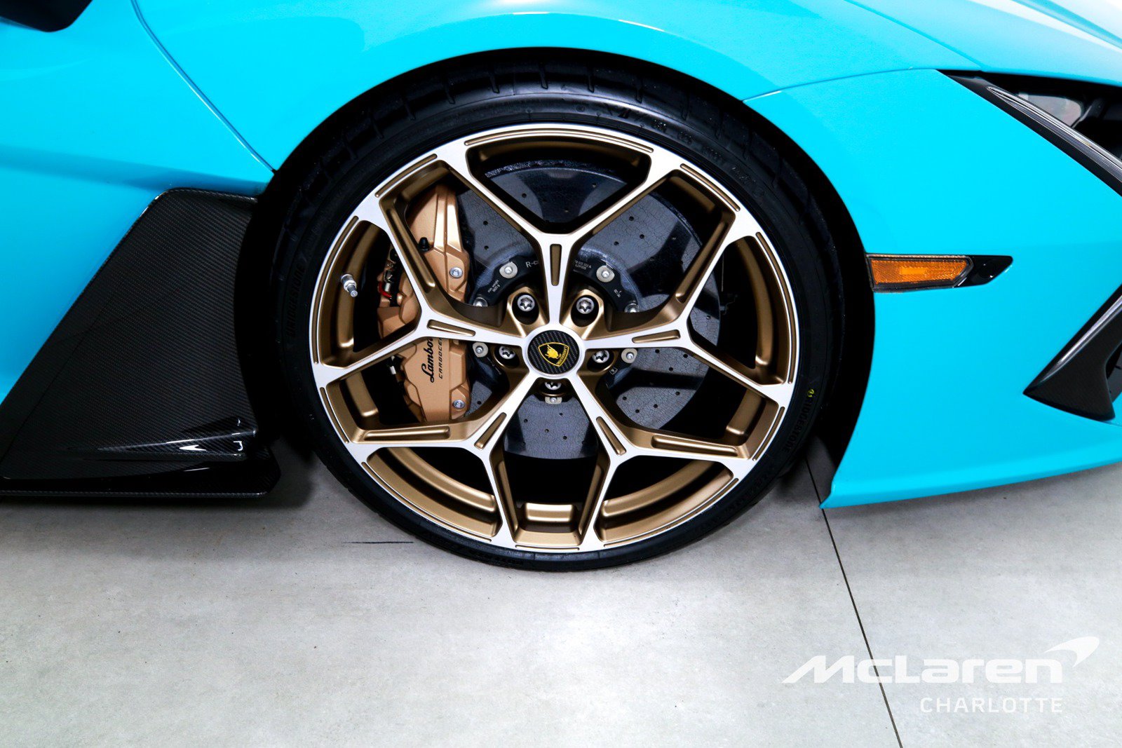 Used 2025 Lamborghini Revuelto AWD/4WD image 29