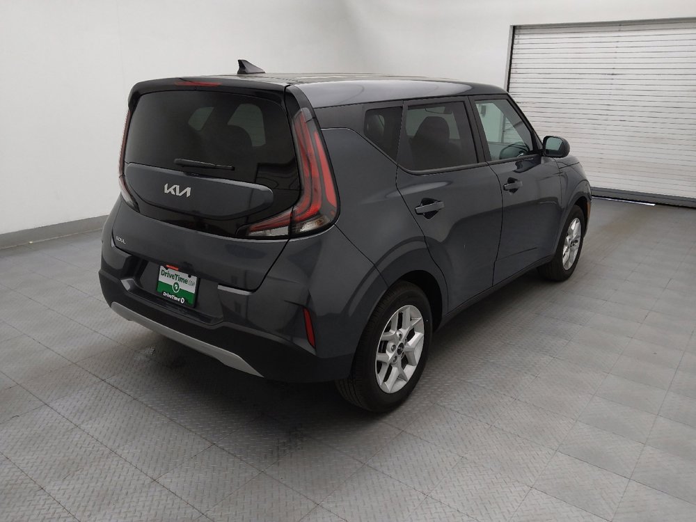 Used 2025 Kia Soul LX w/ LX Technology Package FWD image 9