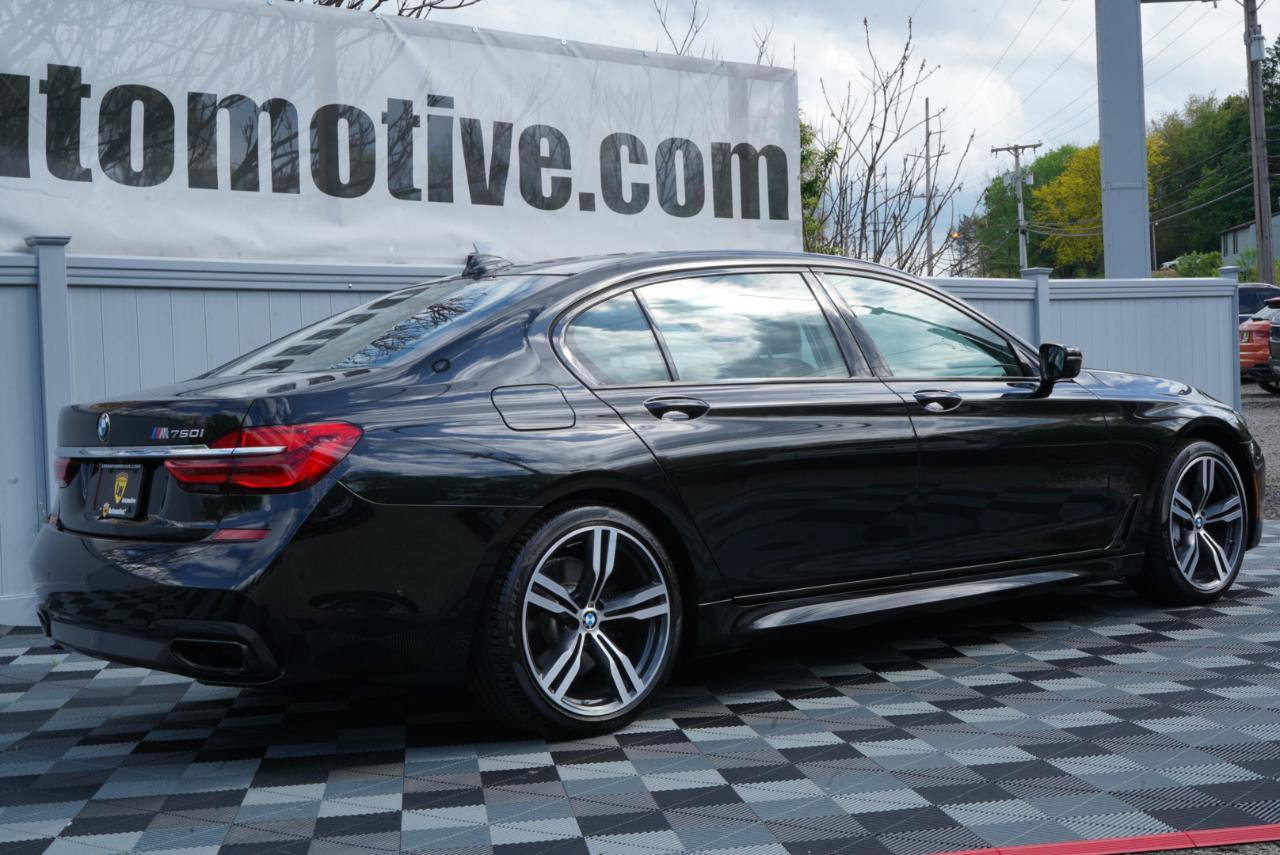 Used 2017 BMW 750i RWD image 6