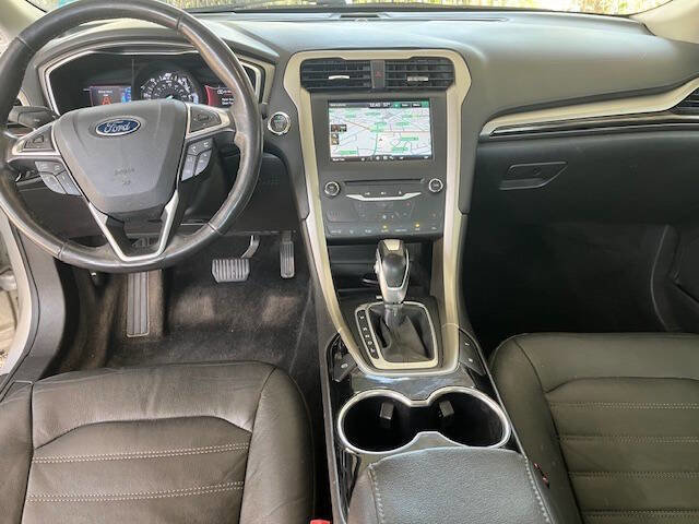 Used 2015 Ford Fusion Energi SE image 11