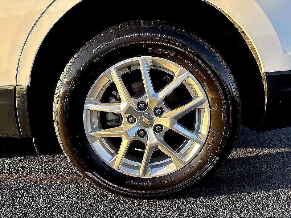 Used 2023 Chevrolet Equinox LT image 9