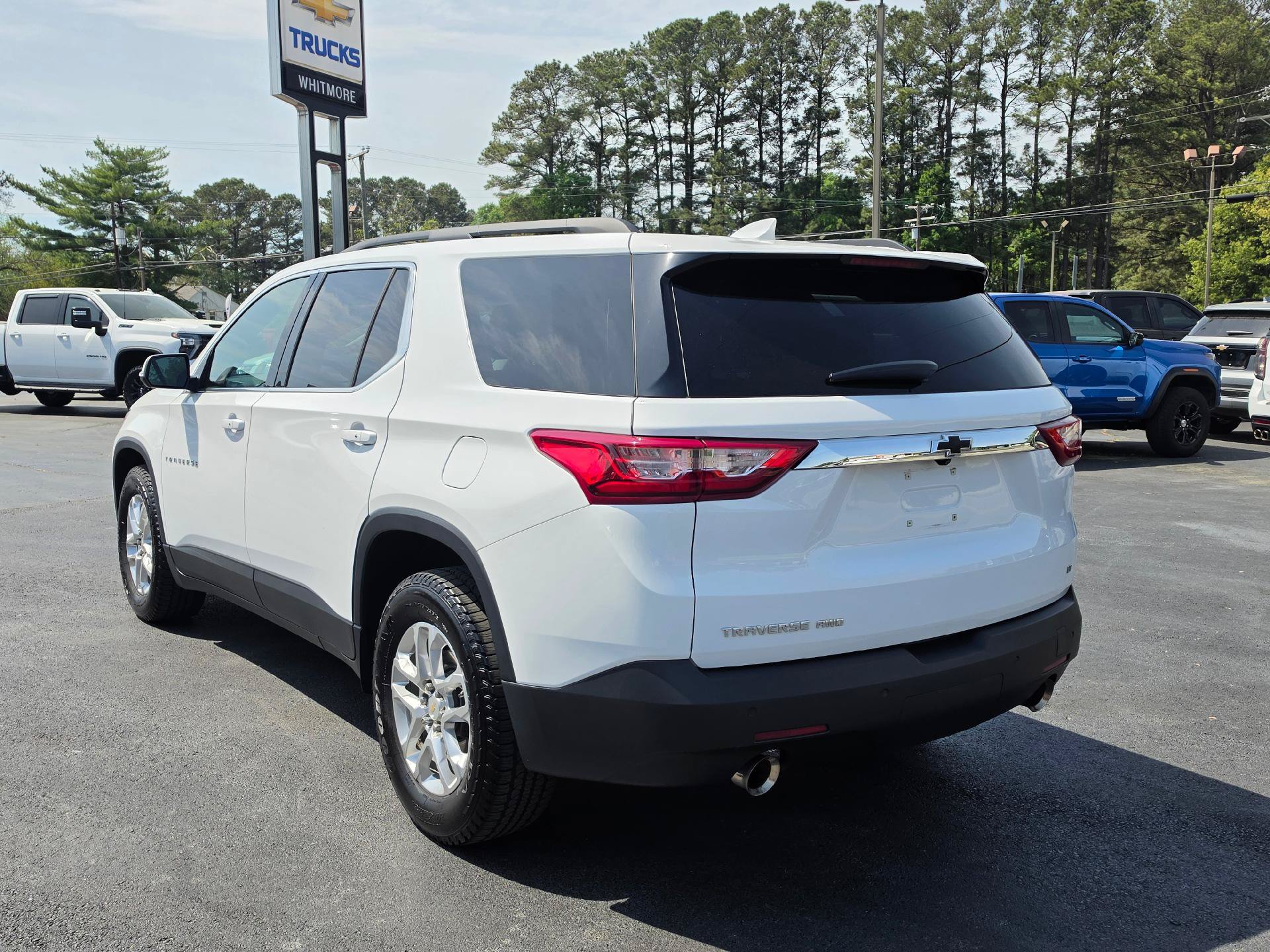 Used 2021 Chevrolet Traverse LT AWD/4WD image 3