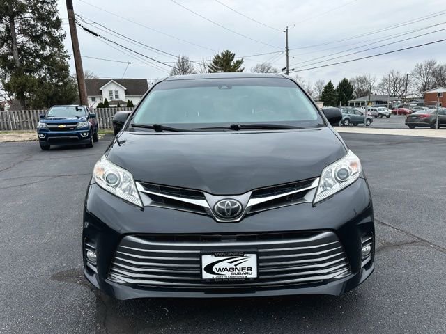 Used 2019 Toyota Sienna XLE image 2