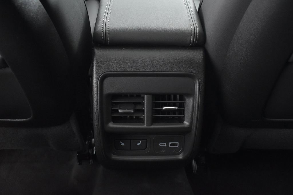 Used 2024 Cadillac XT4 Luxury w/ Cold Weather Package image 25