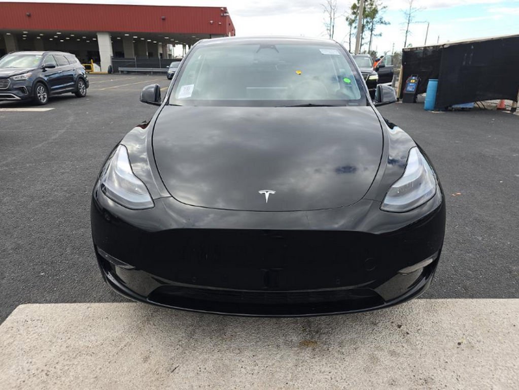 Used 2021 Tesla Model Y Long Range image 2